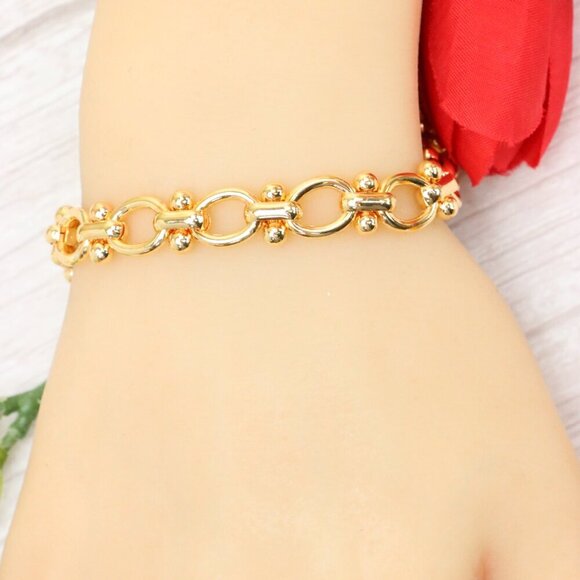 "Trendy Handmade Bracelet – A Thoughtful Gift for Girls & Women | UNVRC1605 - Picture 6 of 10